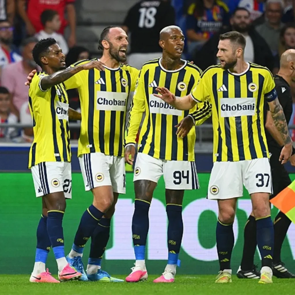 Ve Fenerbahçe Şampiyonlar Ligi'nde! Lyon'u deviren temsilcimiz hasreti bitirdi