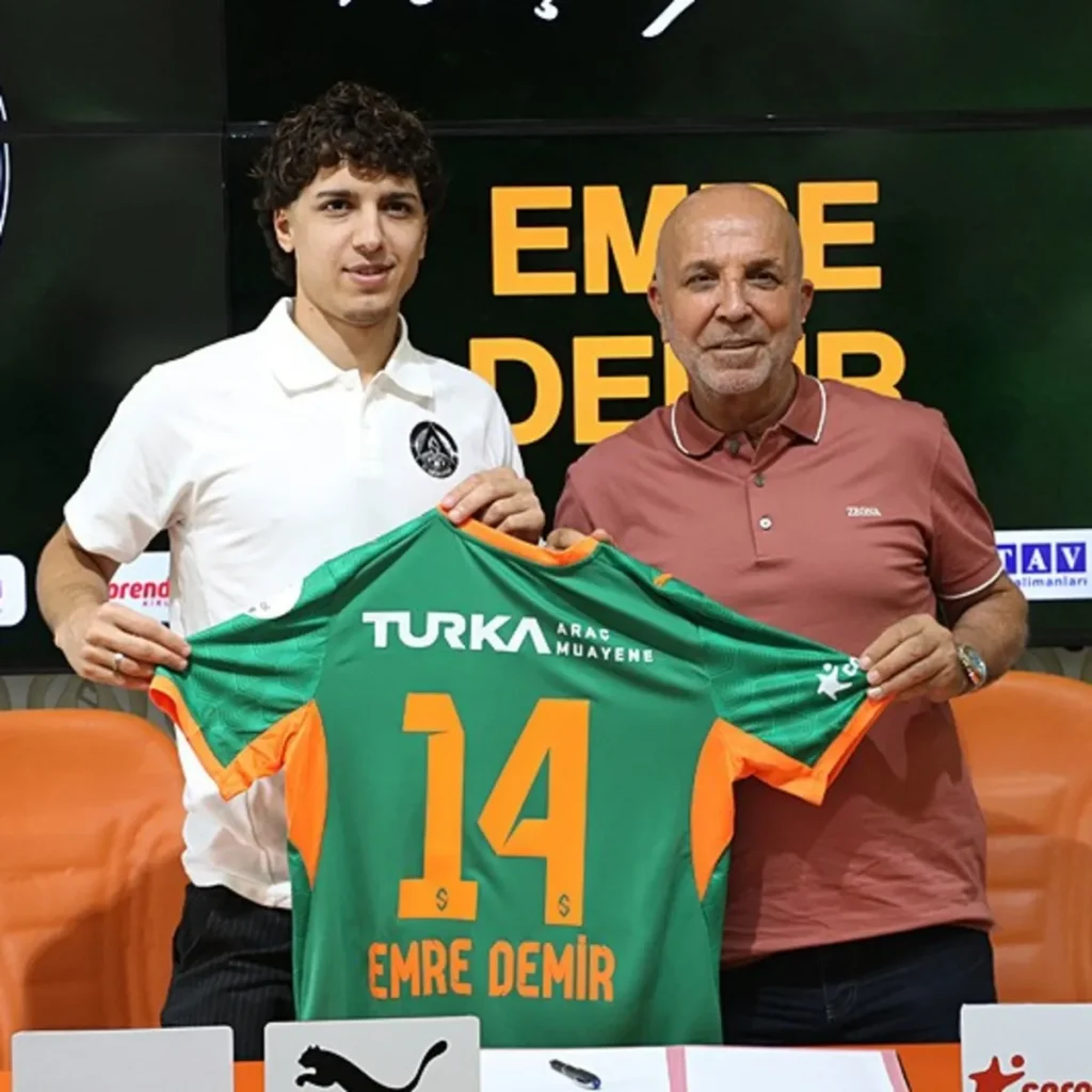 Alanyaspor, Emre Demir ile 3 yıllık sözleşme imzaladı