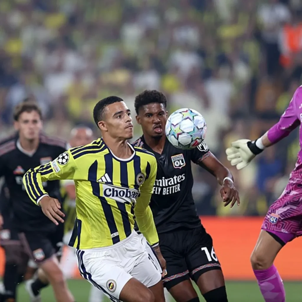 Fenerbahçe evinde Lyon ile berabere kaldı! Temsilcimiz turu Fransa'ya bıraktı | ÖZET