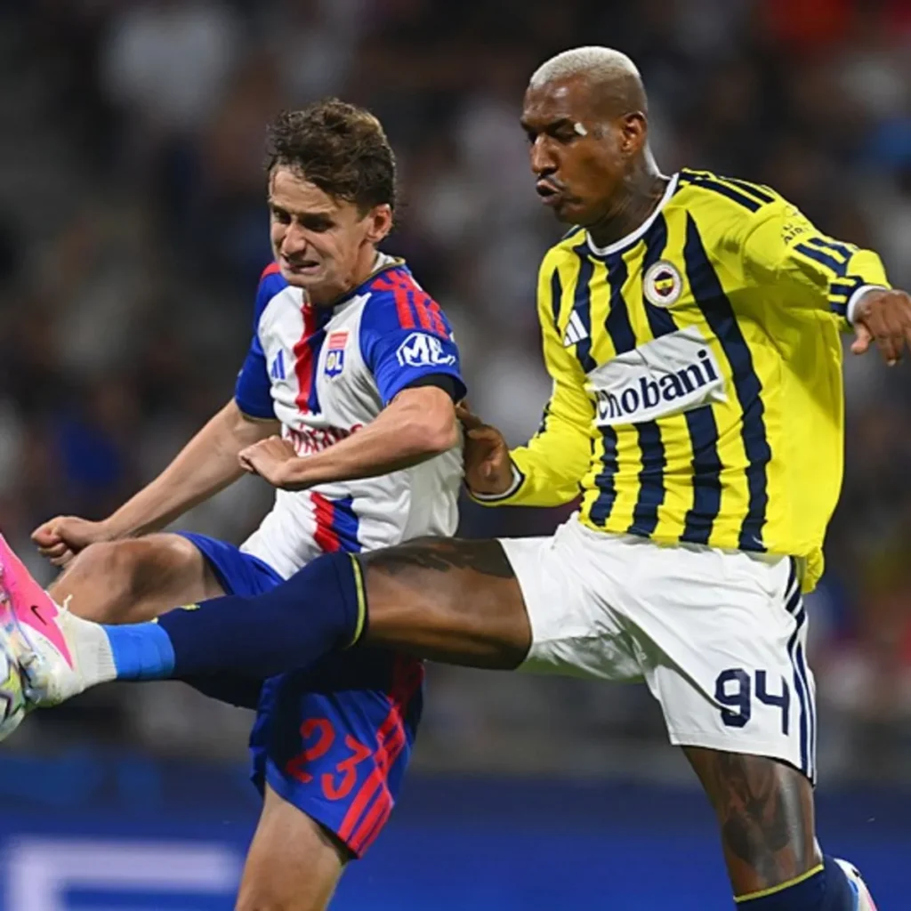 Fenerbahçe Lyon deplasmanında farkı 2'ye çıkardı!