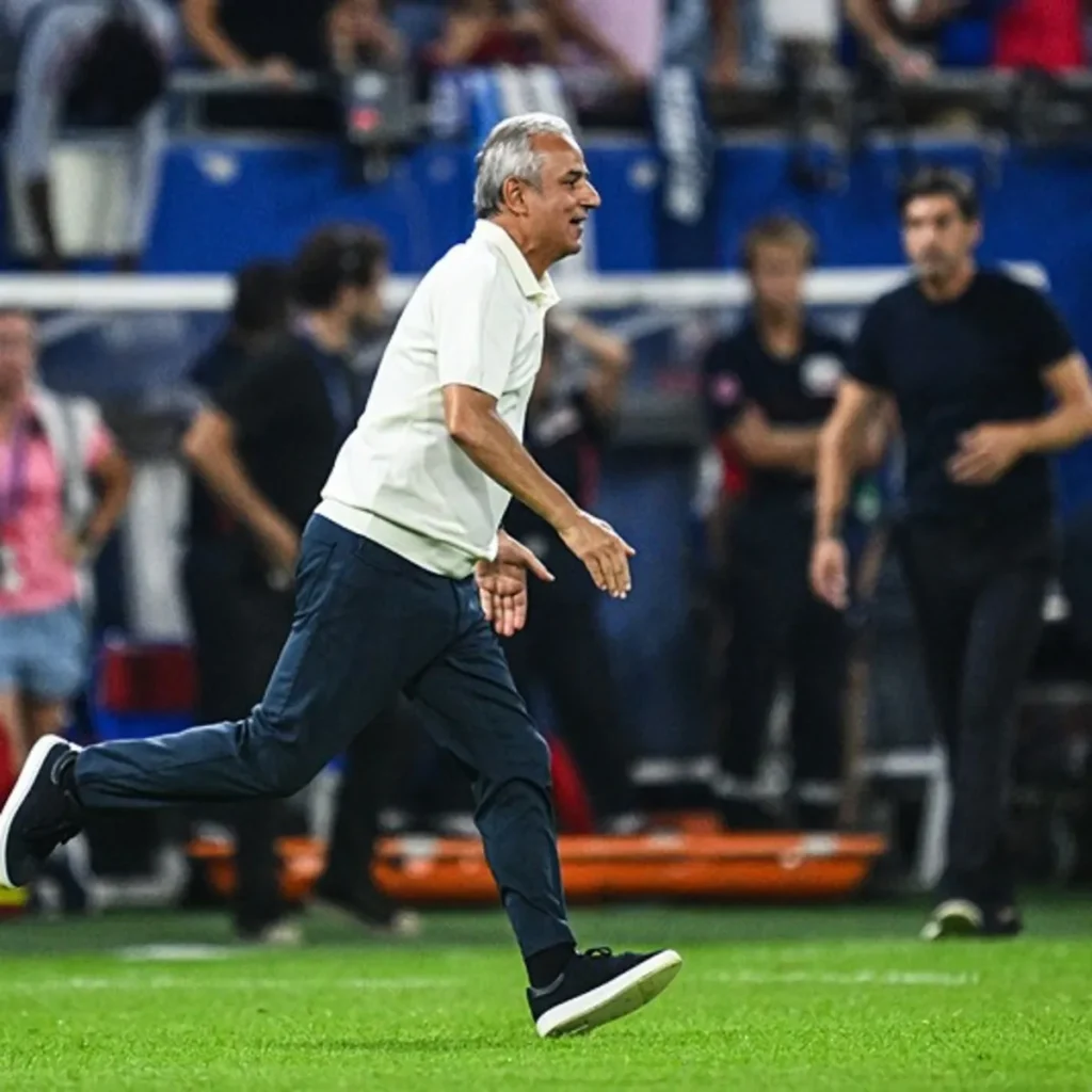 Fenerbahçe Teknik Direktörü İsmail Kartal, Lyon zaferi sonrası konuştu! "Korkmadan, cesurca oynadık"