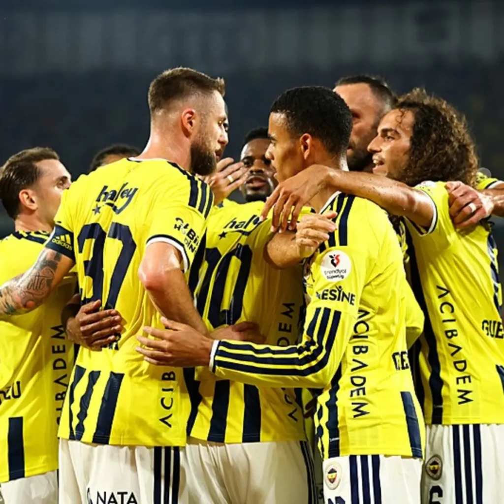 Fenerbahçe'nin Olimpik Lyon maçı kamp kadrosu belli oldu