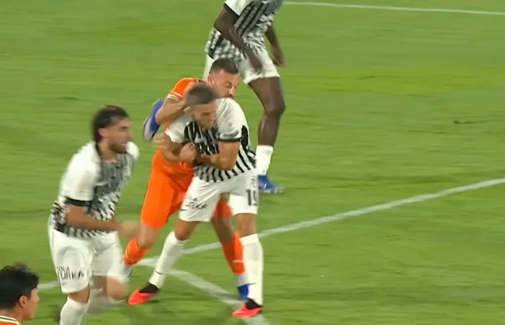 Maç devam ederken Beşiktaş'tan hakem tepkisi! İşte o paylaşım