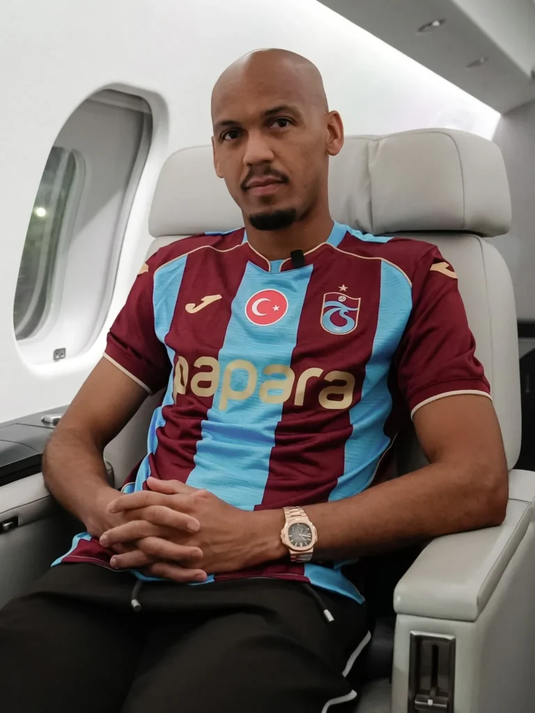Trabzonspor'un yeni transferi Fabinho yola çıktı! Uçaktan ilk görüntüler