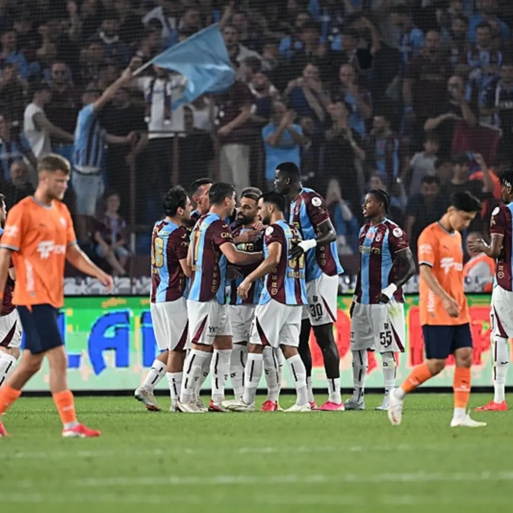 VAR'da izledi penaltıyı verdi! İşte Trabzonspor-Başakşehir maçındaki pozisyon