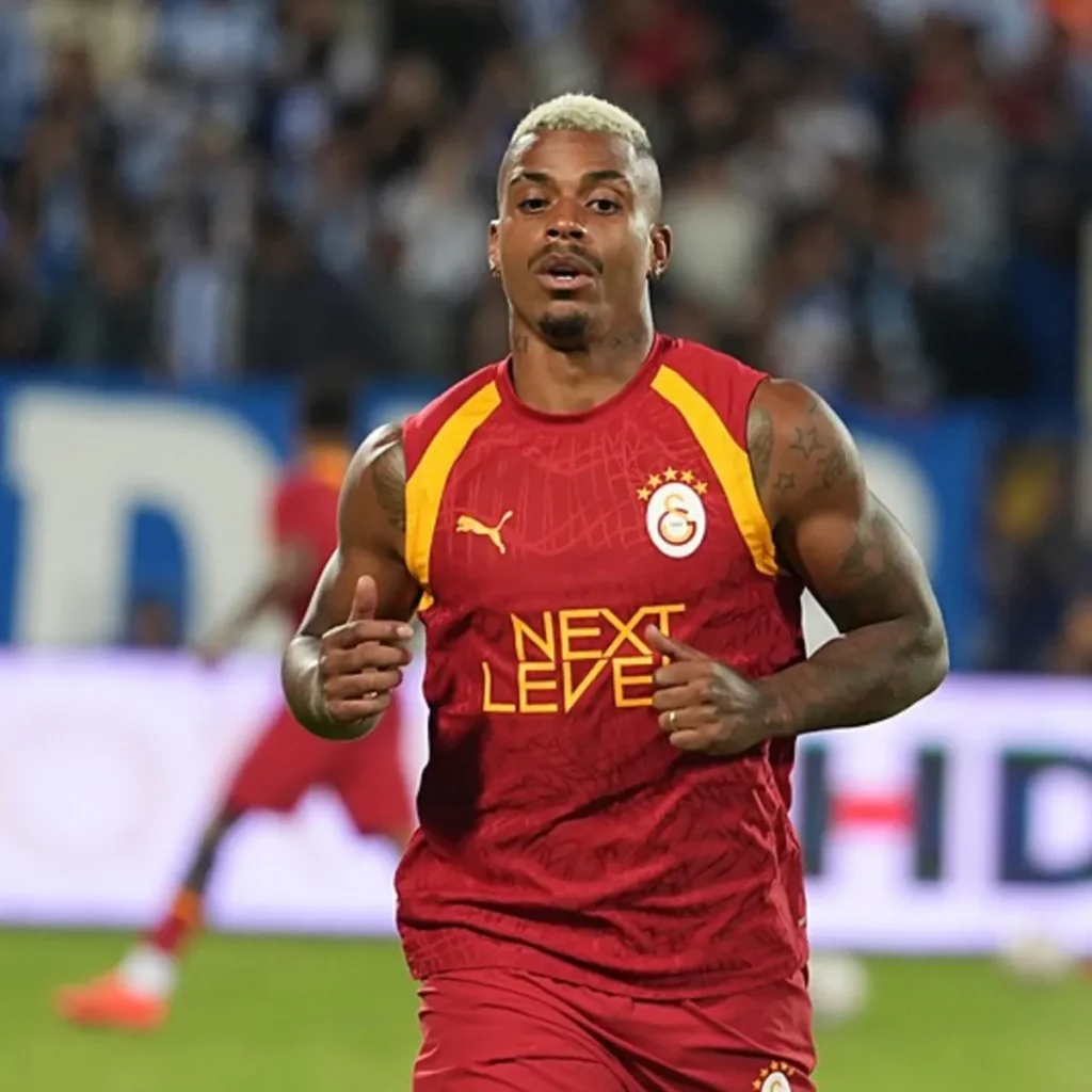 Galatasaray'a bir şok da Mario Lemina'dan! Oyuna devam edemedi