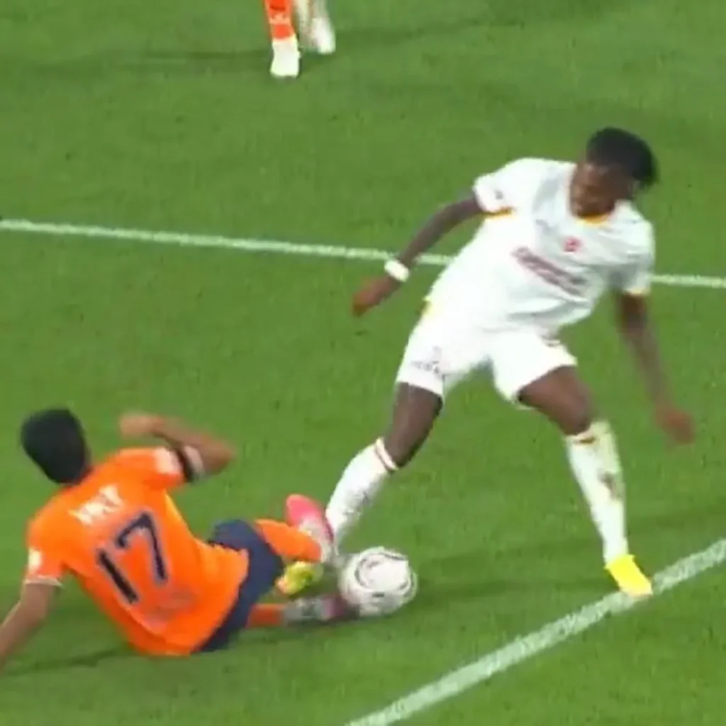Başakşehir, Galatasaray karşısında 10 kişi kaldı!