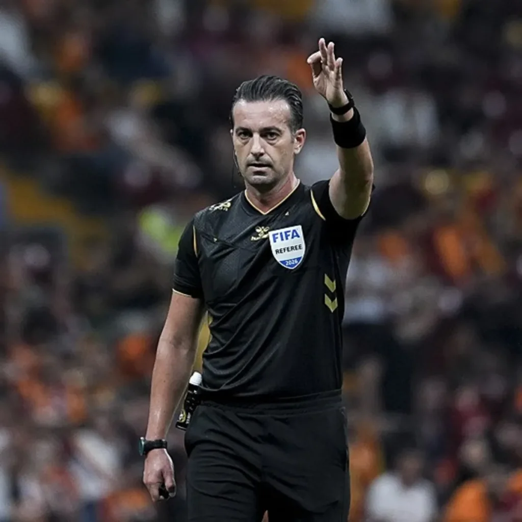 Başakşehir, Galatasaray'a karşı penaltı kazandı!