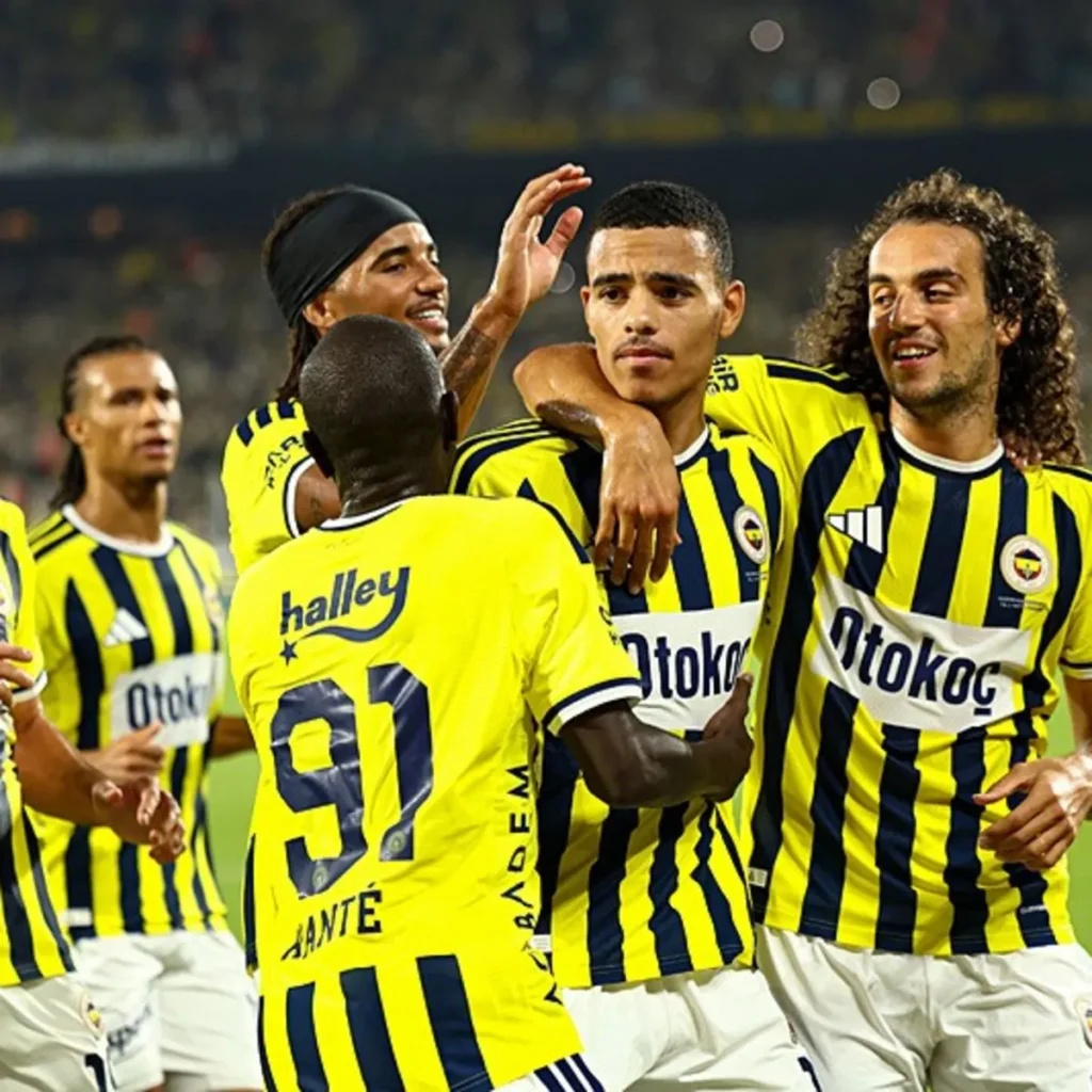 Fenerbahçe derbide Beşiktaş'ı konuk ediyor!
