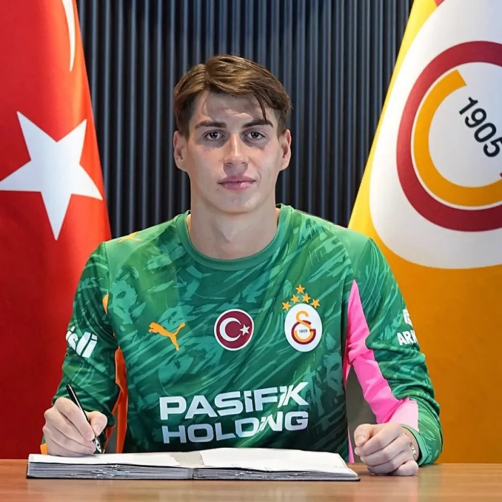 Galatasaray genç futbolcu ile sözleşme uzattı!
