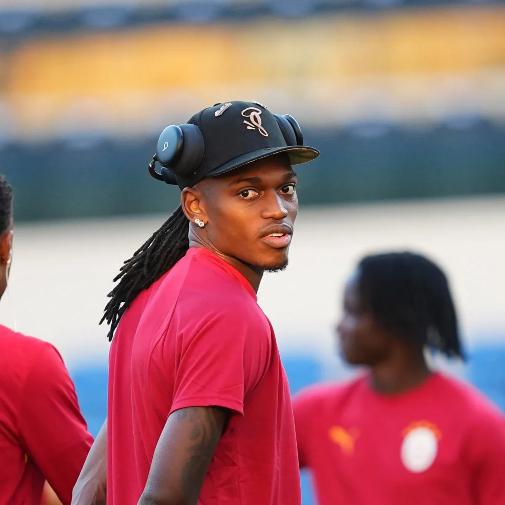 Galatasaray taraftarından Rafael Leao’ya büyük ilgi
