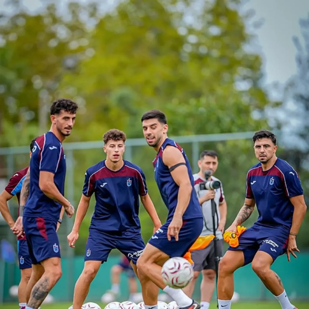 Trabzonspor'da hoca arayışı! 2 isimle olumlu ilerleme sağlanamadı